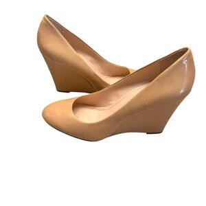 Banana Republic Women’s Tan Leather Wedge Shoes Size 10